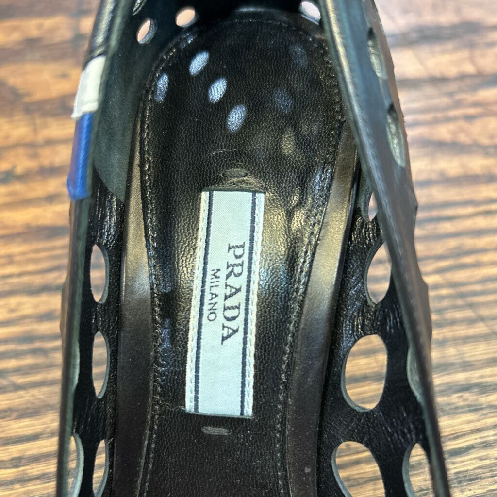 PRADA ARROW CUT-OUT PUMP (STYLE 11560G)