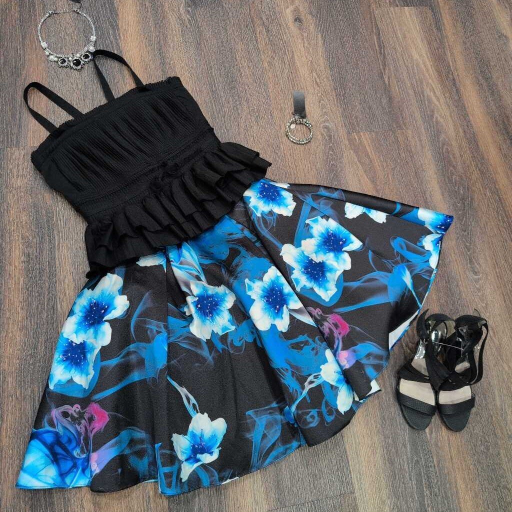 ENVIOUS HR FIT & FLARE PLEATED FLORAL PATTERN MIDI