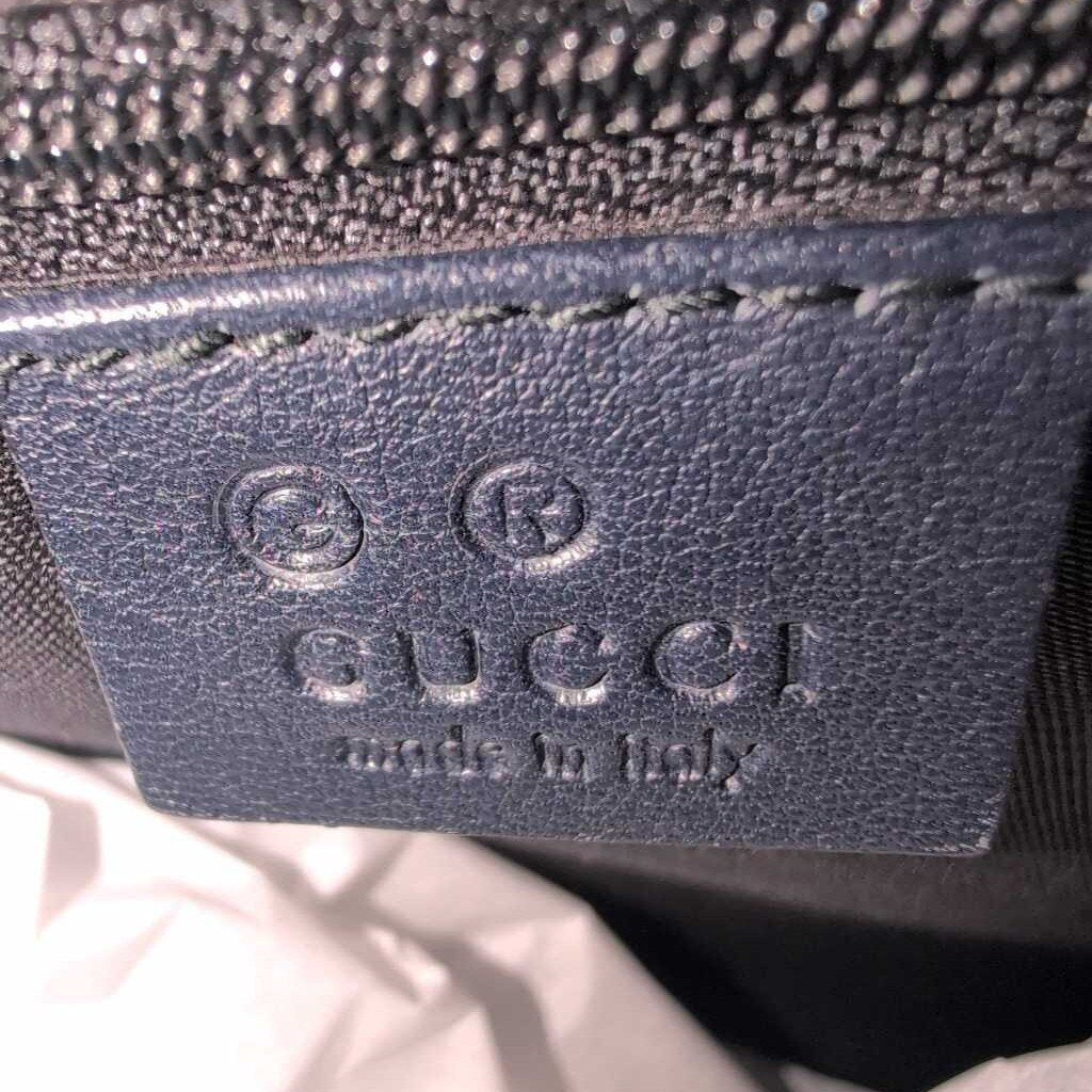 GUCCI MEDIUM GG CANVAS SUKEY HOBO BAG