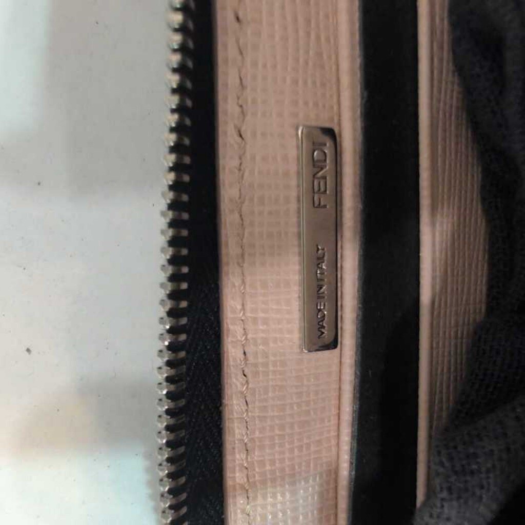 FENDI ZIP AROUND WALLET W/CUBE