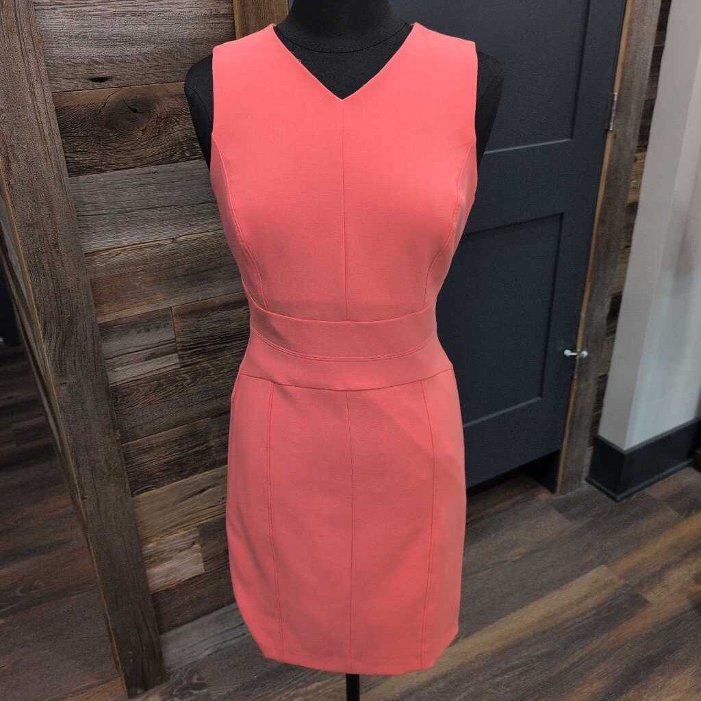 WHBMV Neck SL Sheath Mini