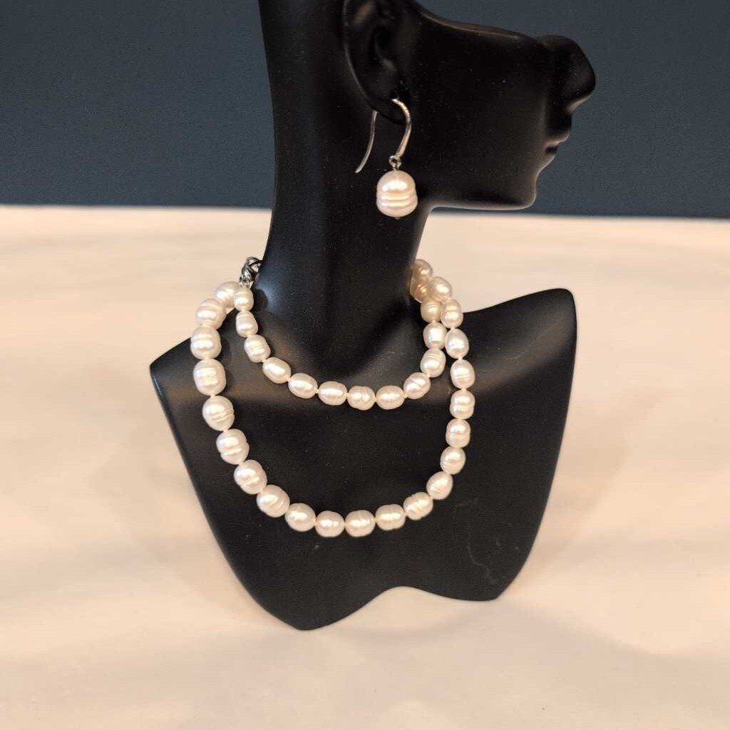 FRESHWATER PEARL NECKLACE