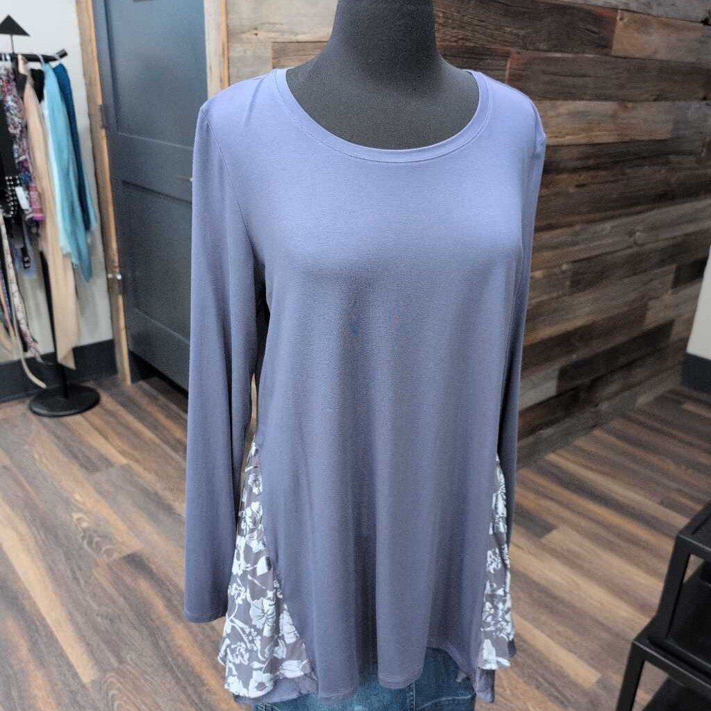 LOGO LS TUNIC W/EMBOSS DETAIL