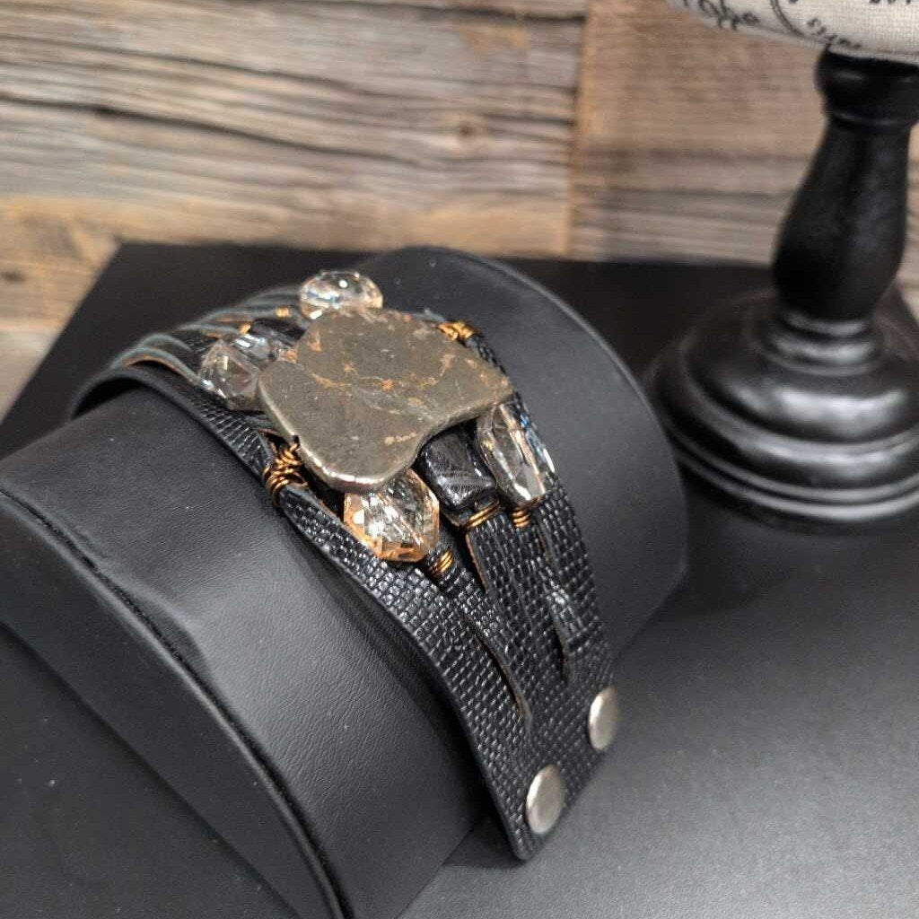 STONE FEATHER ROAD 8 STRAND PYRITE