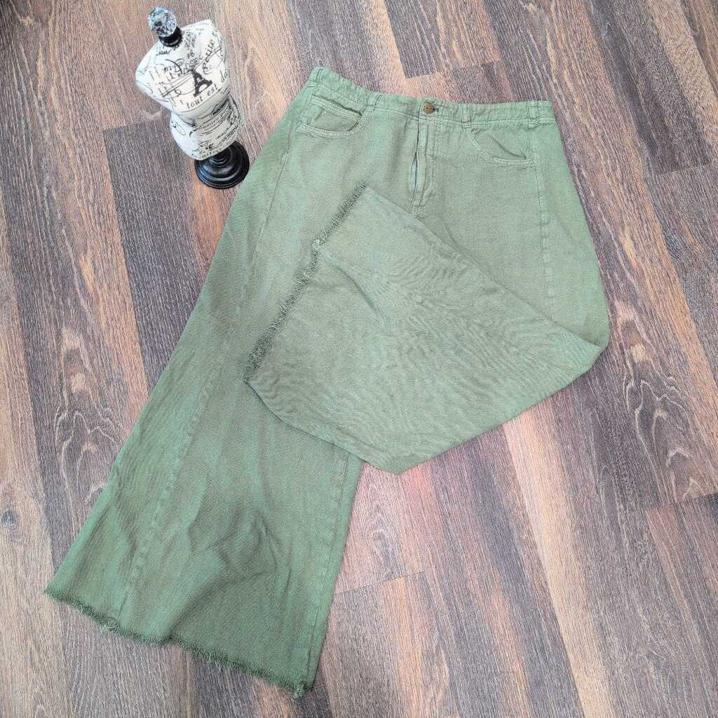 WIDE LEG DISTRESSED HEM