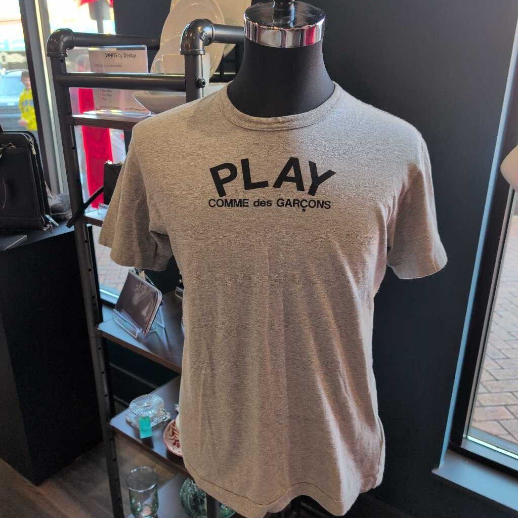 PLAY - LOGO TEE