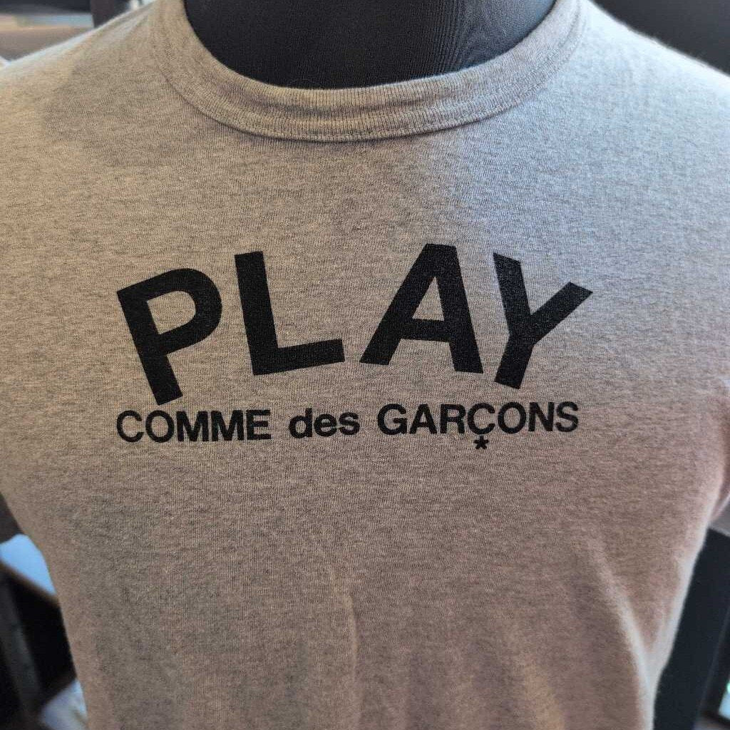 PLAY - LOGO TEE