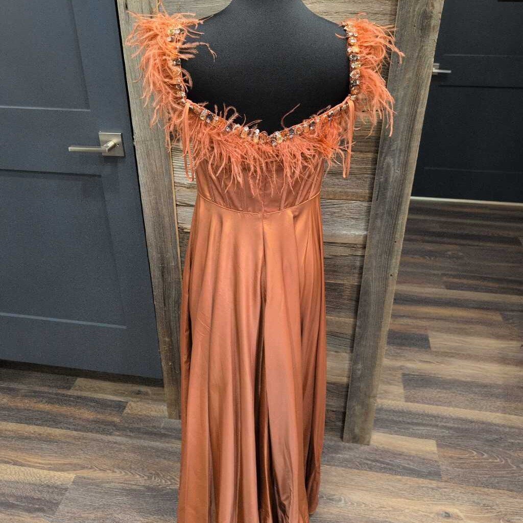 STRAPLESS FEATHER BACK GOWN