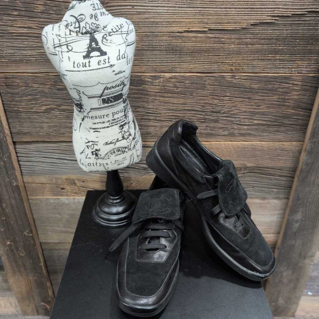 CHANEL VINTAGE SUEDE & LEATHER SNEAKERS