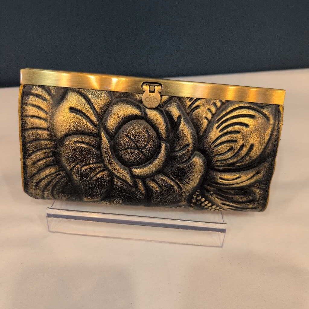 PATRICIA NASH CLASP WALLET