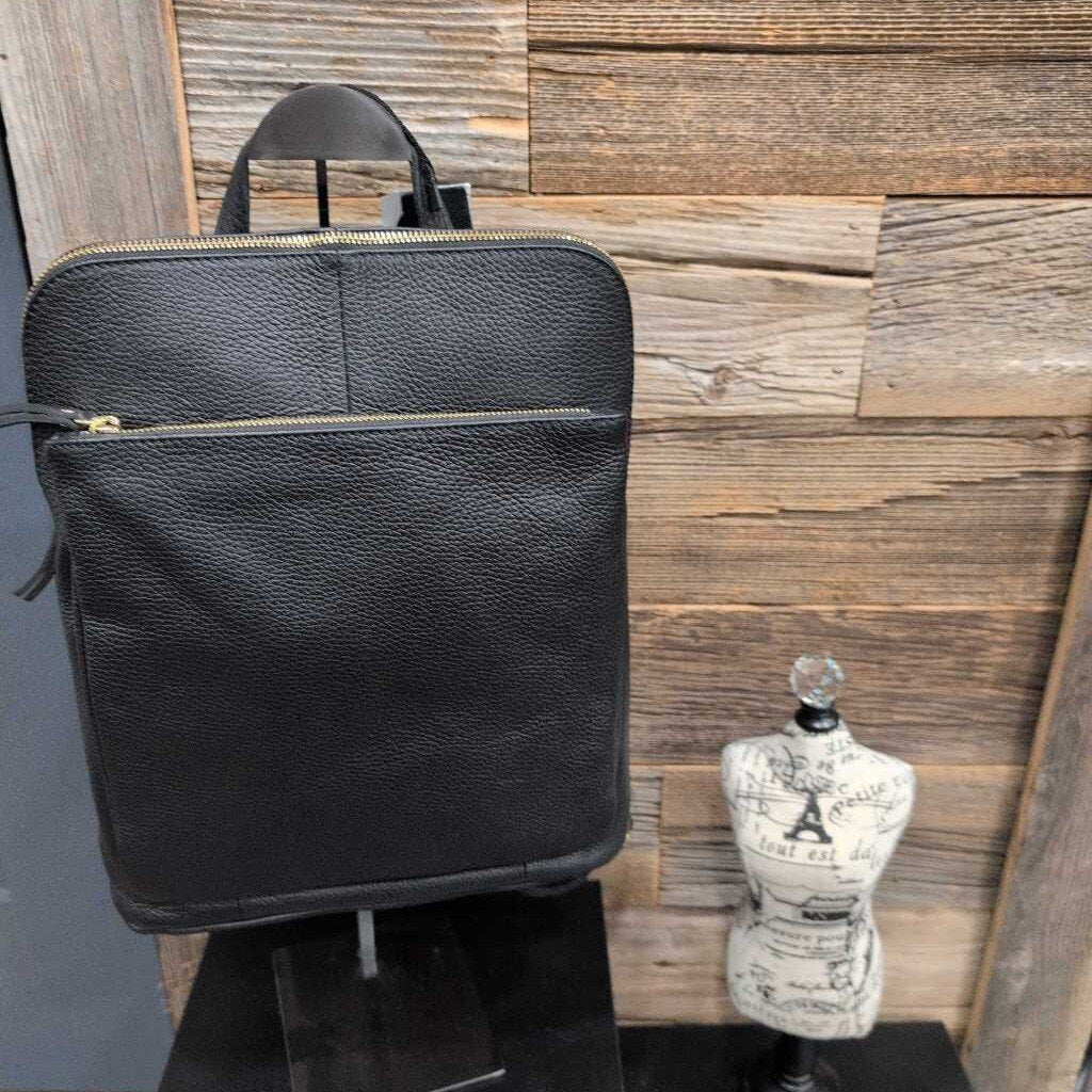 POCKET FRONT BACKPACK