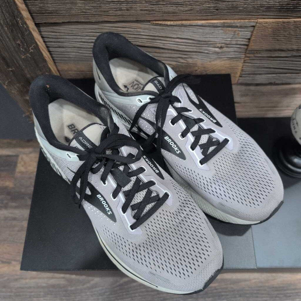 ADRENALINE GTS RUNNING SHOES