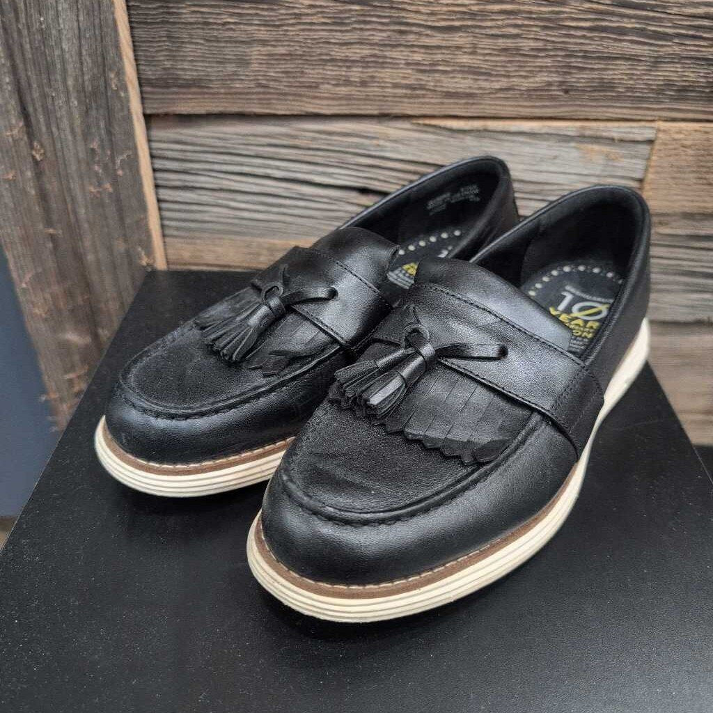 COLE HAAN TASSLE LOAFERS