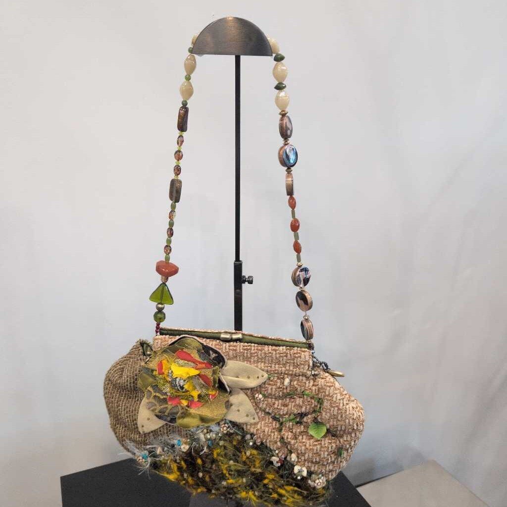 MARY FRANCES BOTANICAL TEXTURED FRAME BAG