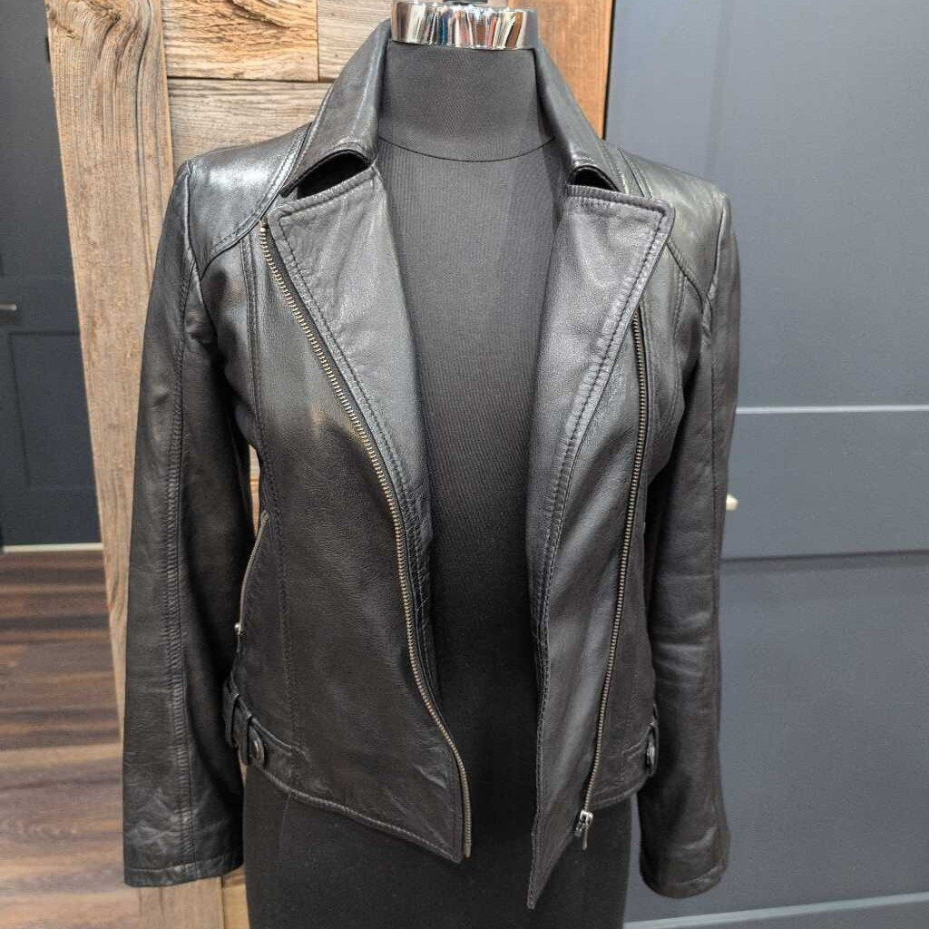 CUPCAKES AND CASHMERE MOTO GENUINE LEATHER JACKET