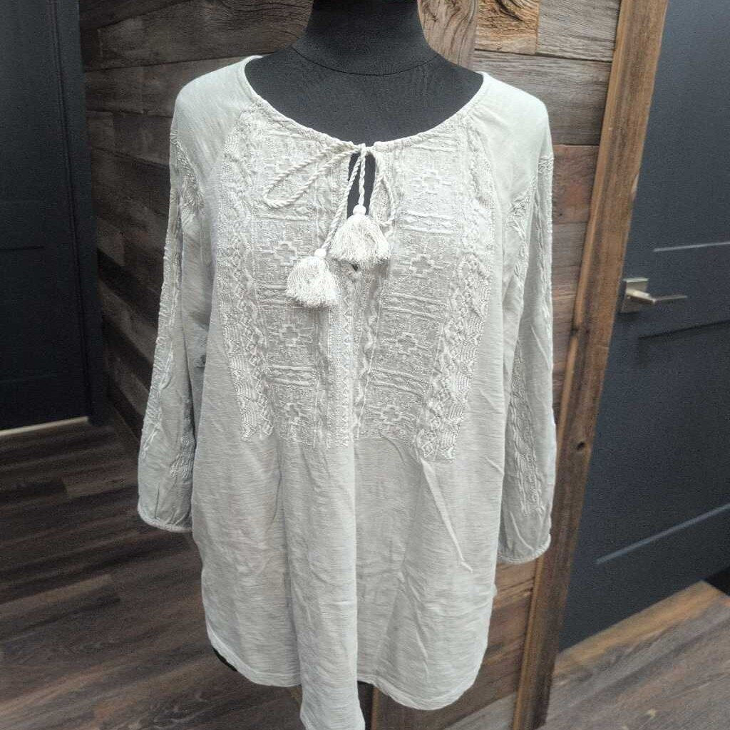 LUCKY BRAND LS TASSLE TIE NECK