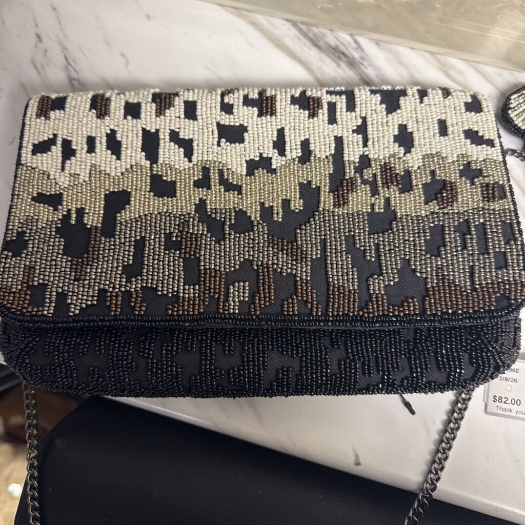 LEOPARD W/ HEART CHARM