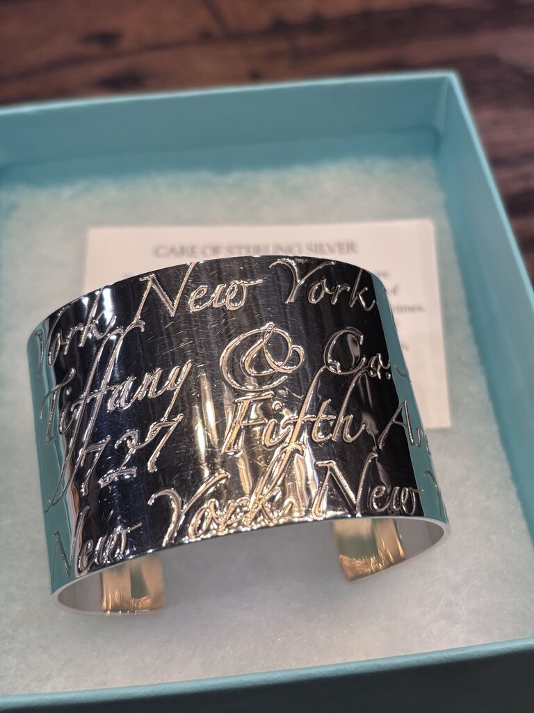 TIFFANY & CO WIDE NOTES BANGLE