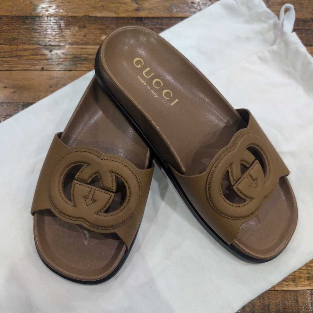 GUCCI SLIDE W/INTERLOCKING GG