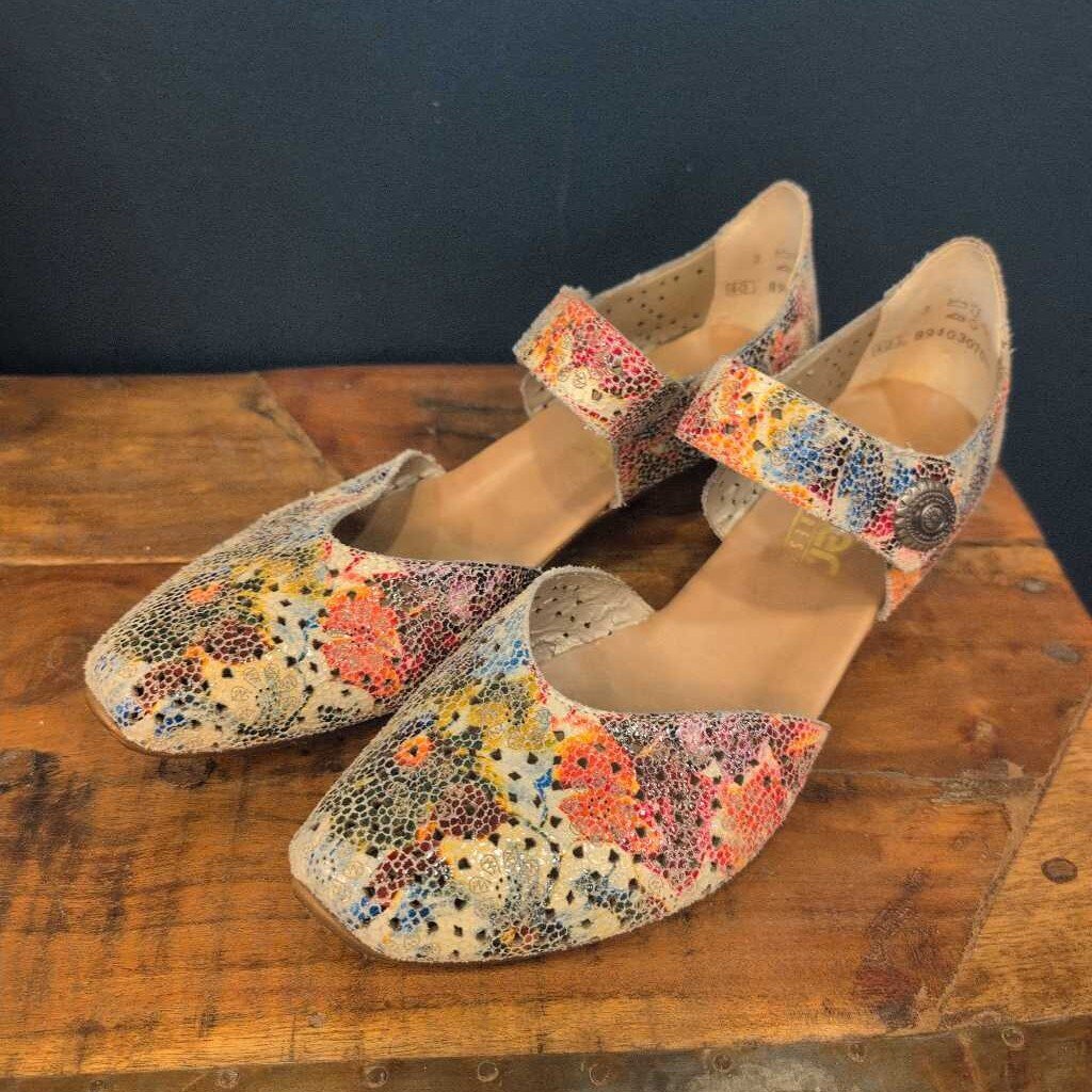 RIEKER MARY JANES