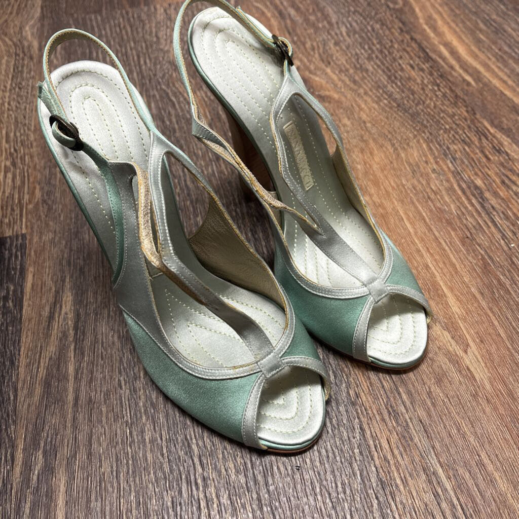 NINA RICCI PEEP TOE Y-STRAP HEELED SANDAL