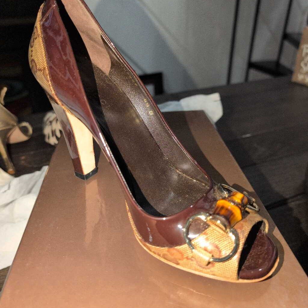GUCCI PATENT MONO PEEP TOE