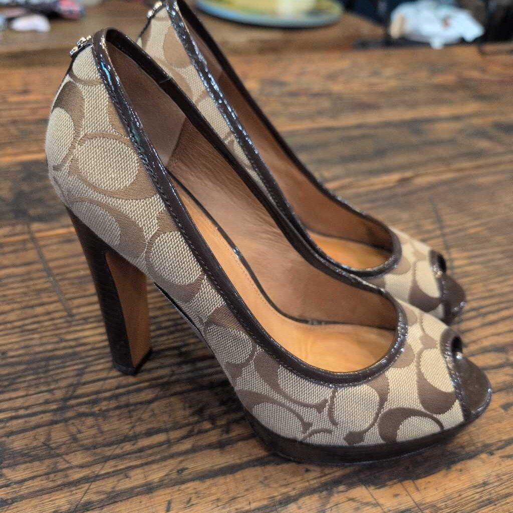 COACH PEEP TOE SIGNATURE PUMPS