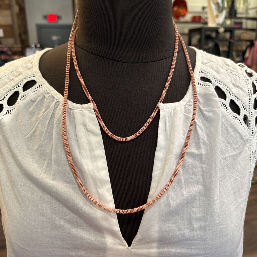 PINK METAL TUBE NECKLACE