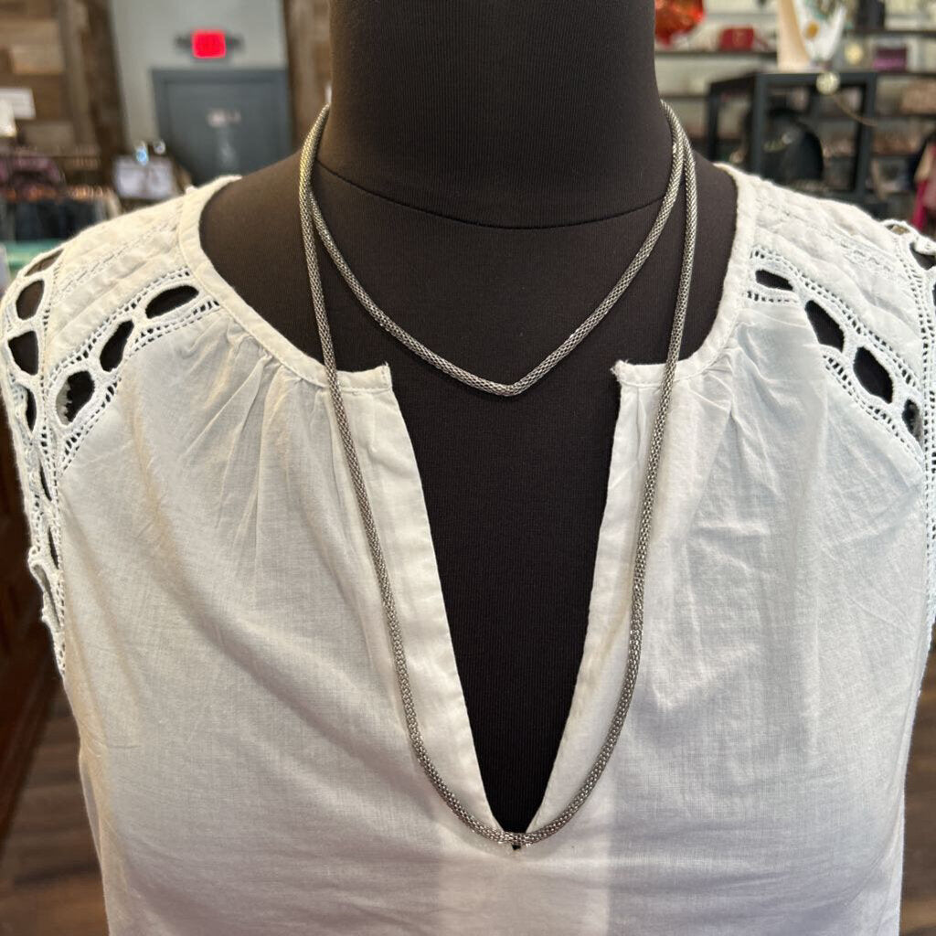 SILVER METAL TUBE NECKLACE