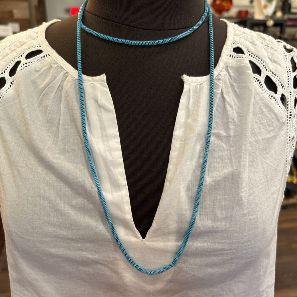 BLUE METAL TUBE NECKLACE