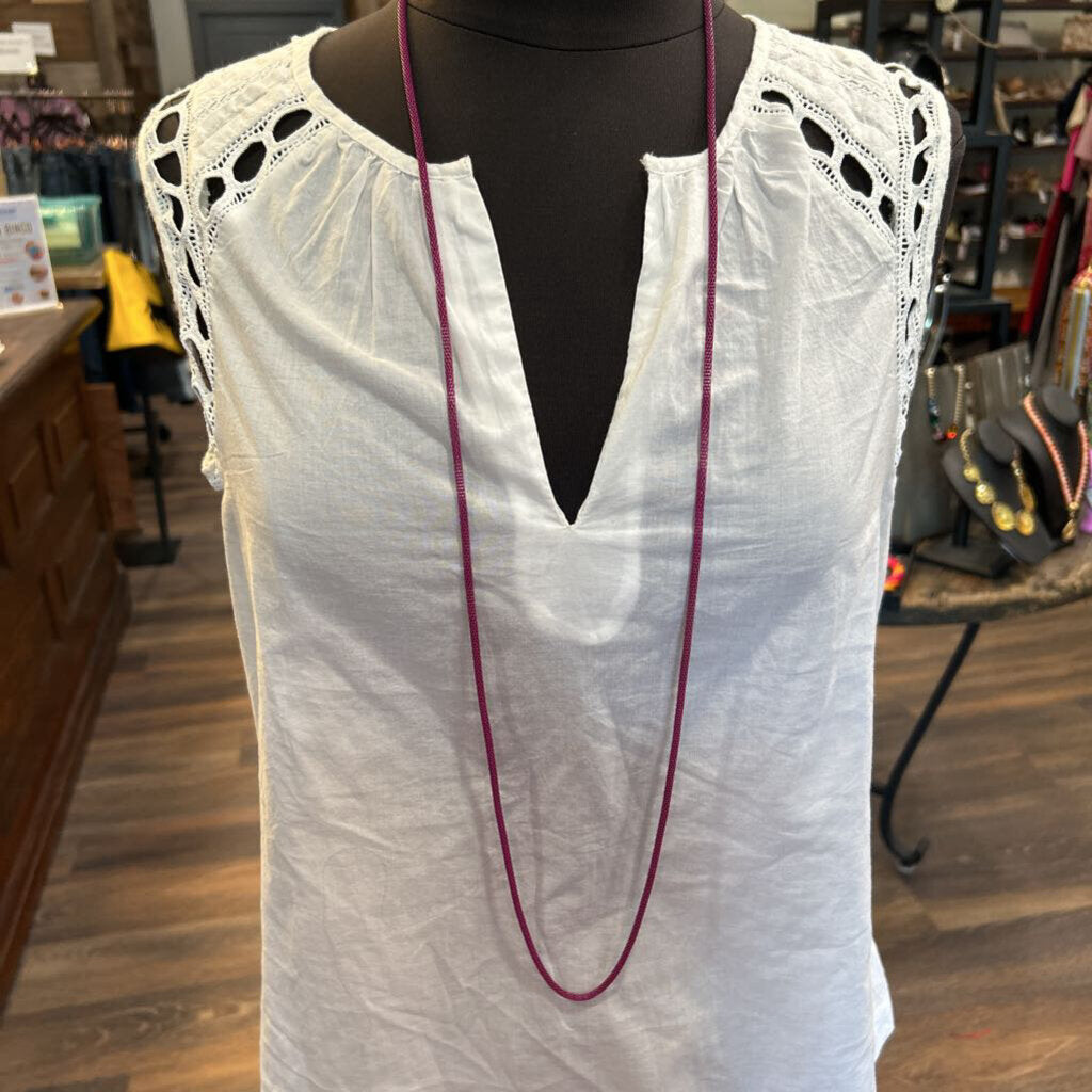 FUCHSIA METAL TUBE NECKLACE
