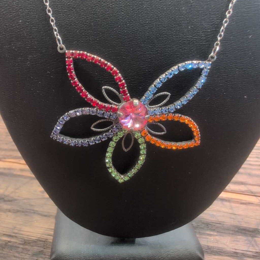 SABIKA FLOWER NECKLACE