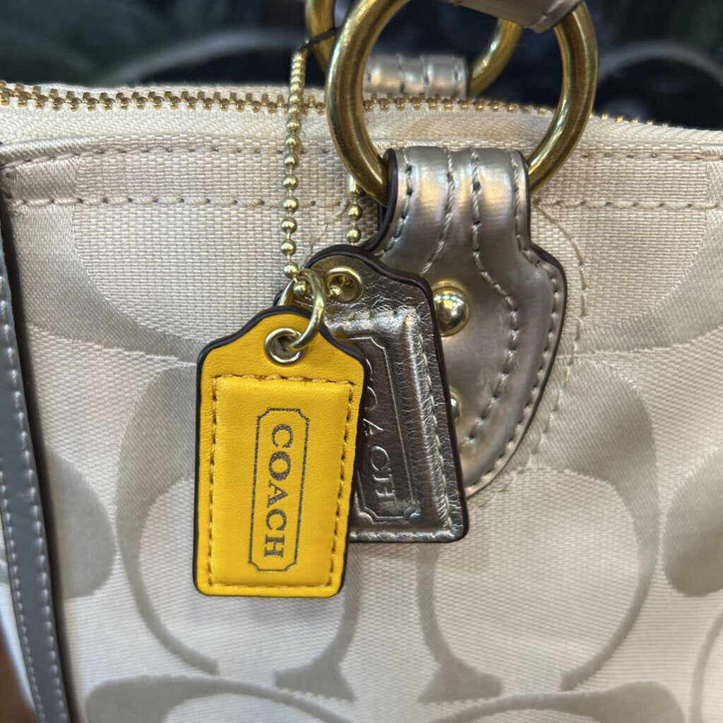 COACH POPPY SIGNATURE C EMBROIDERED