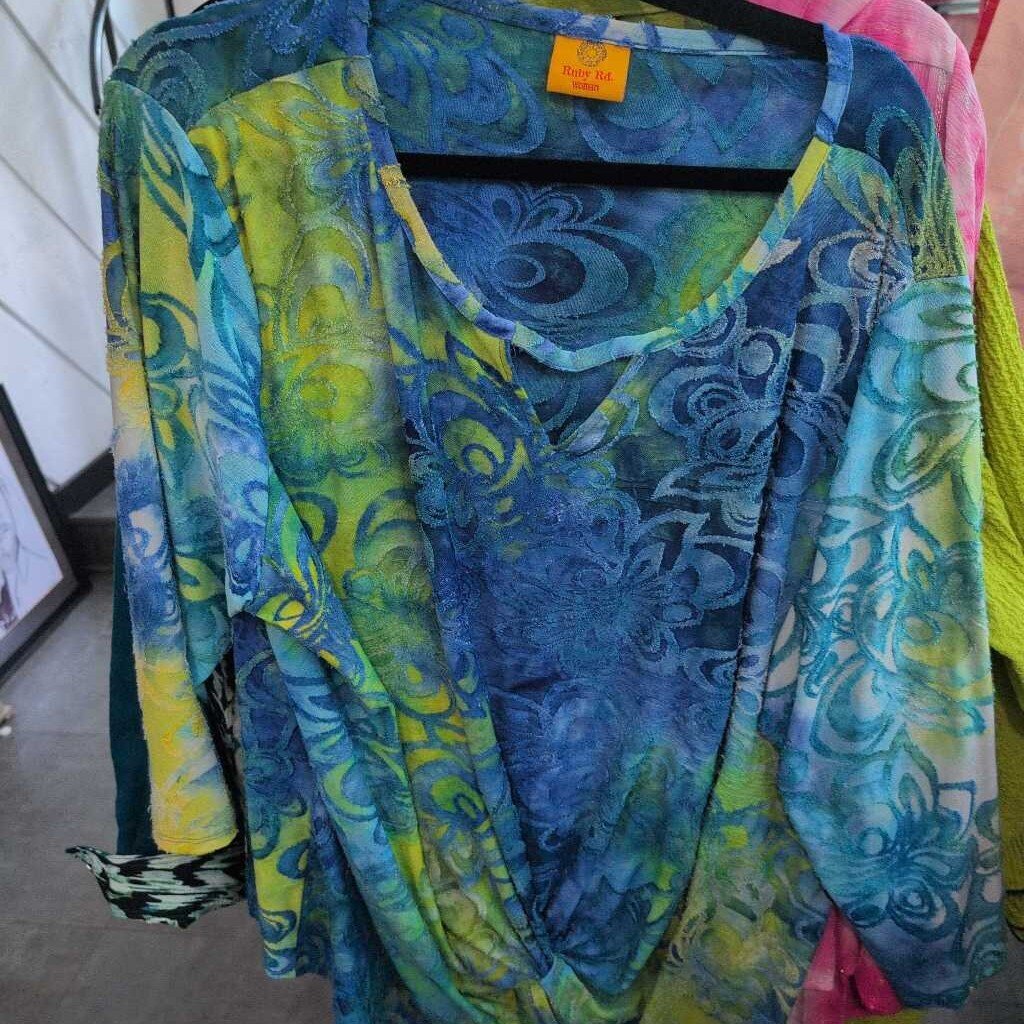 RUBY RD. LS KNOT FRONT