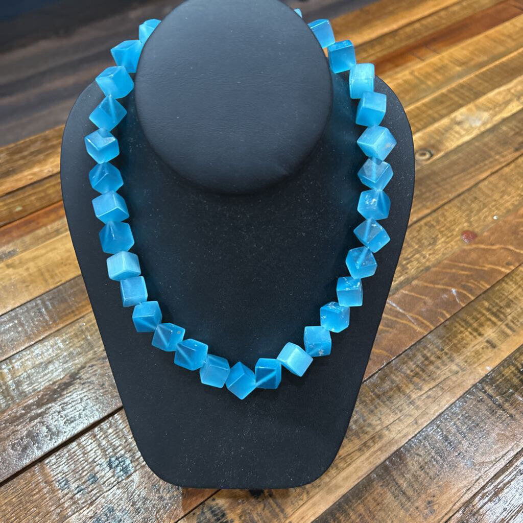 CUBE NECKLACE
