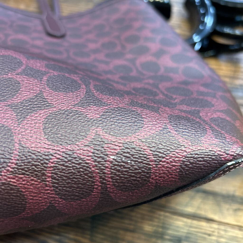 COACH REVERSIBLE CITY TOTE SIGNATURE CANVAS F25201