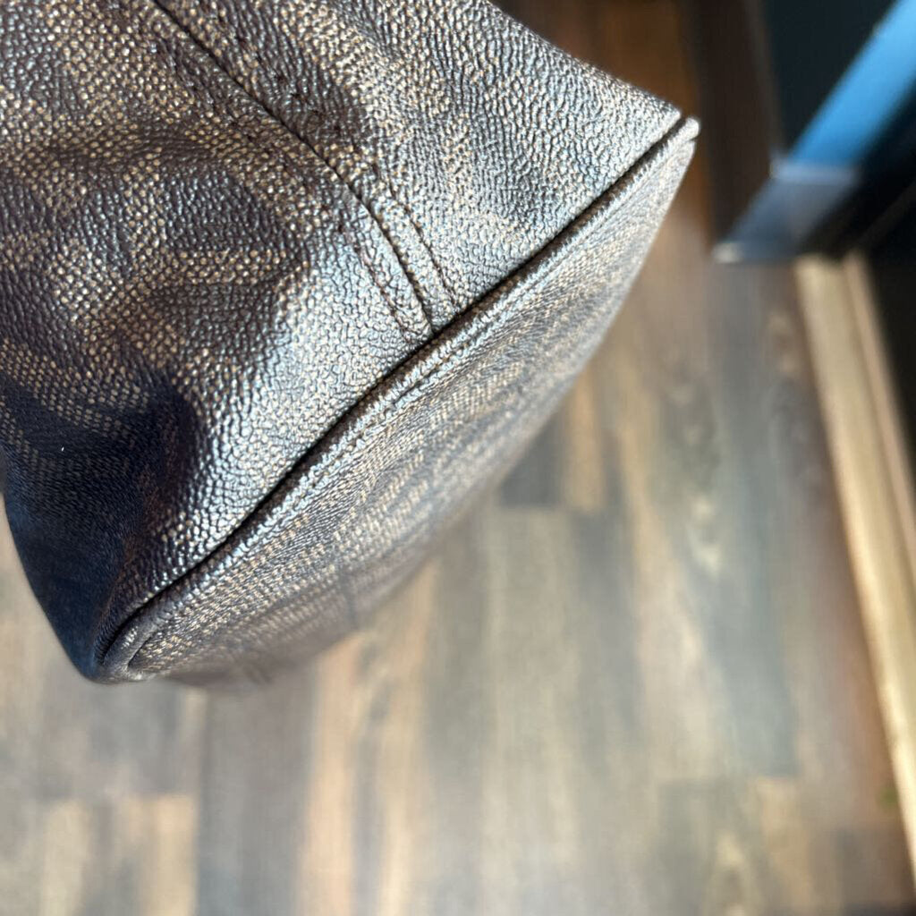 MICHAEL KORS JET SET TRAVEL SIGNATURE LOGO TOTE