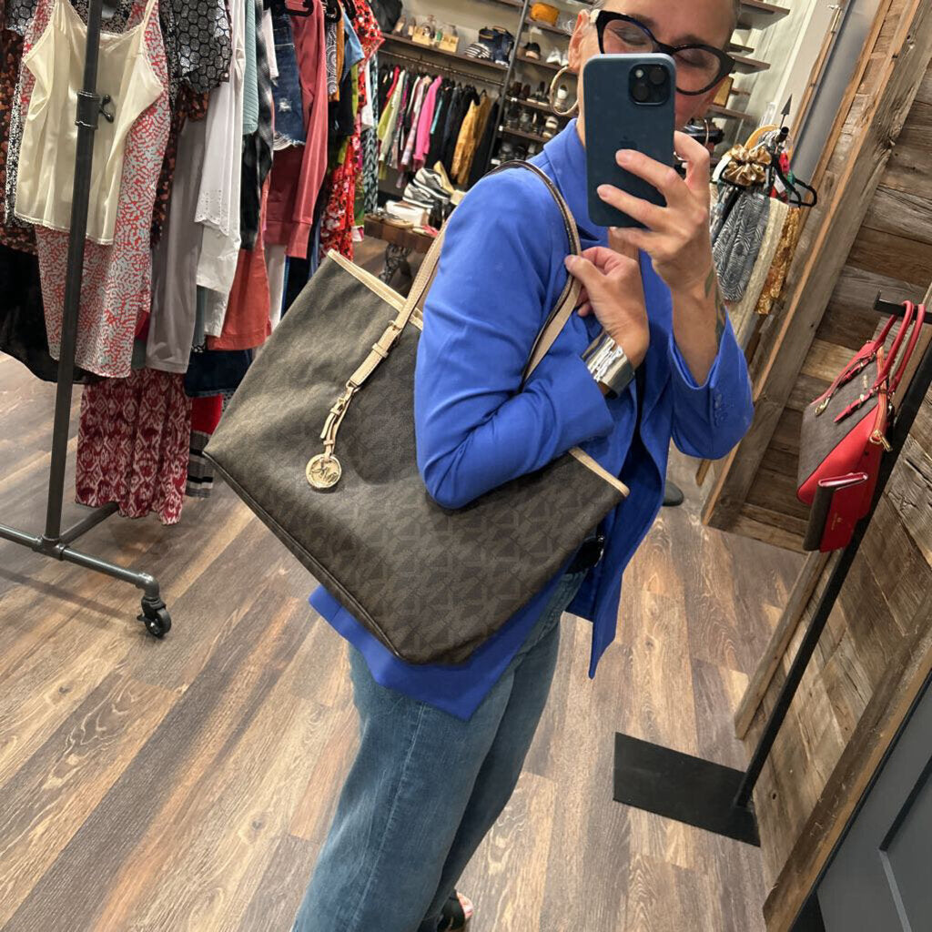 MICHAEL KORS JET SET TRAVEL SIGNATURE LOGO TOTE