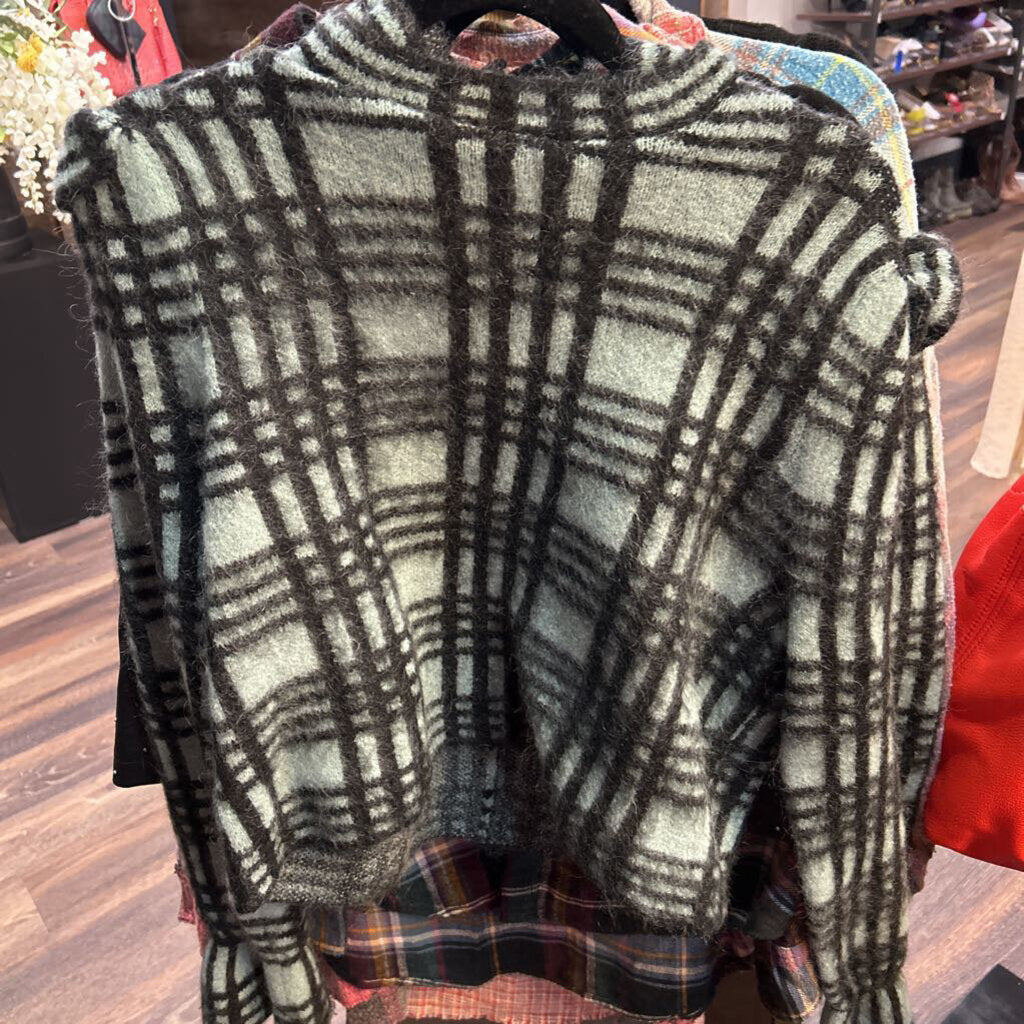 ZARA ZIP BACK PLAID COZY SWEATER