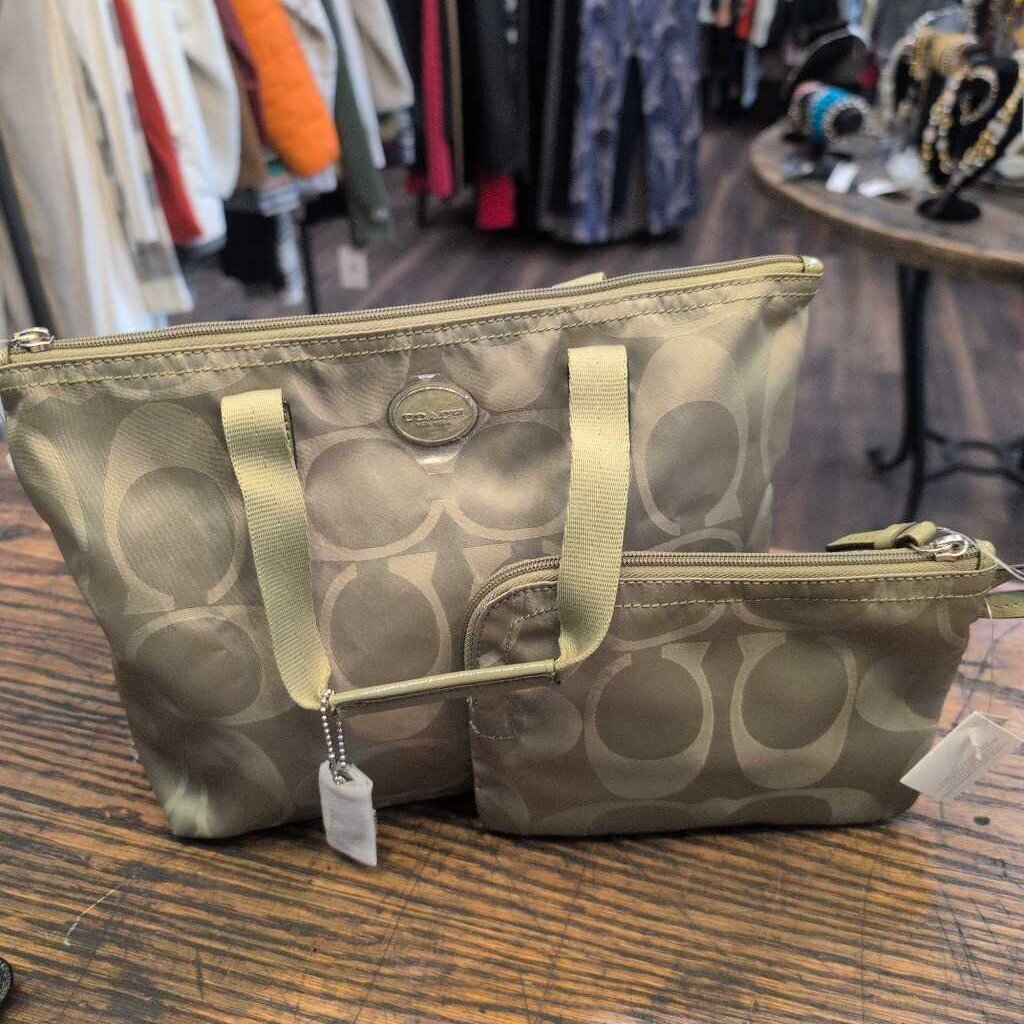 COACH F77321 GETAWAY WEEKENDER + POUCH
